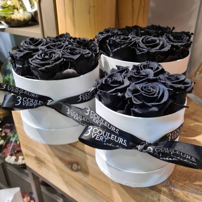 Boîte de roses noires éternelles 